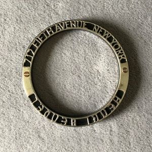 Henri Bendel bangle bracelet